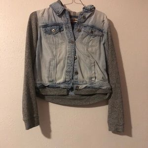 Lei jean jacket with sweatshirt like sleeves. M